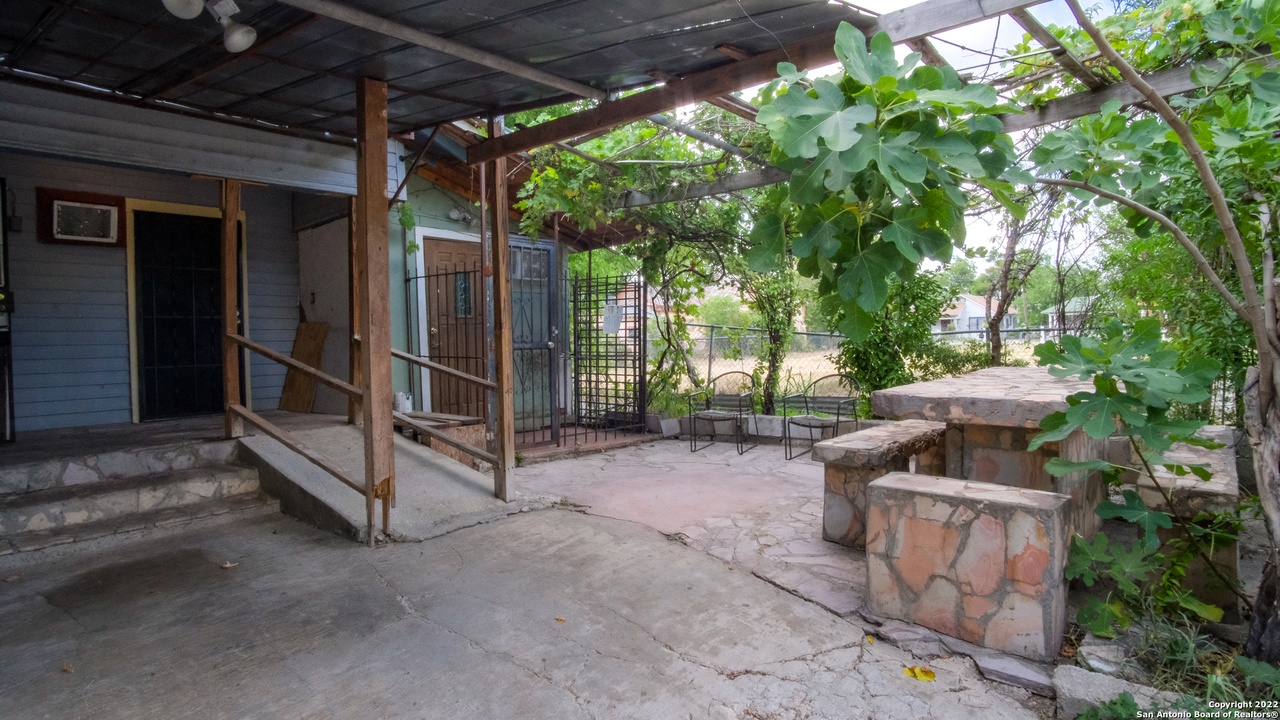 314 North Nueces - B