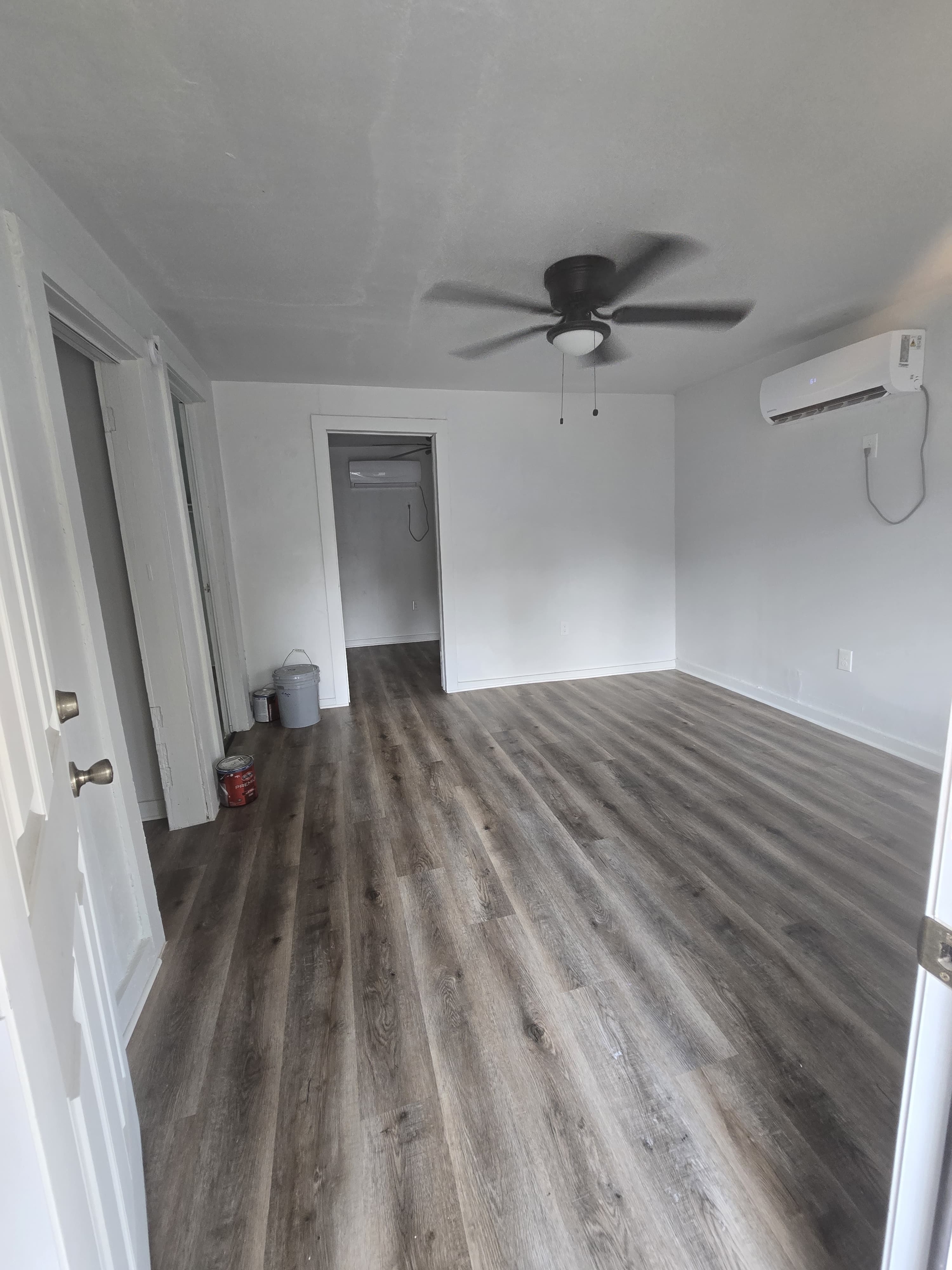 553 Barrett Place - B