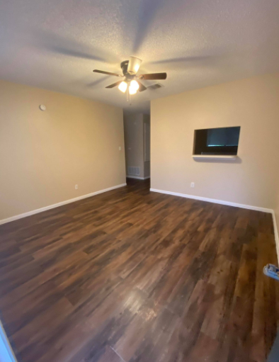 139 Elm Street - 305